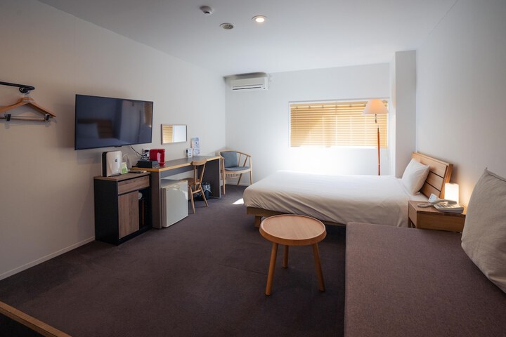 Room 15 of 40