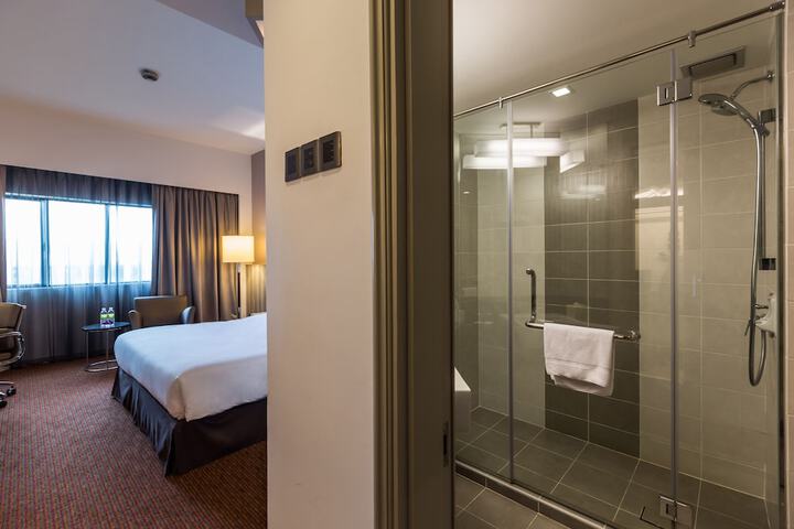 Room 29 of 33