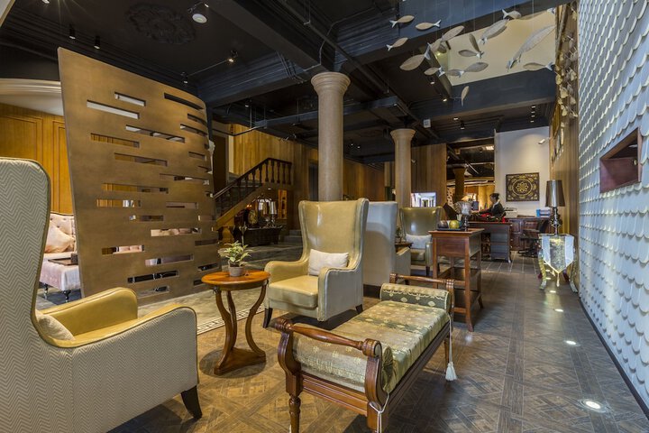 Hotel Lobby