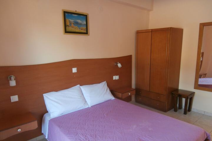 Room 6 of 41