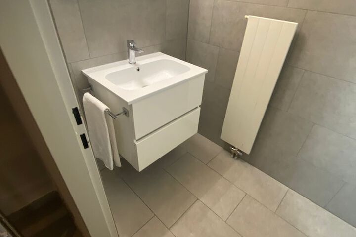 Room 115 of 124
