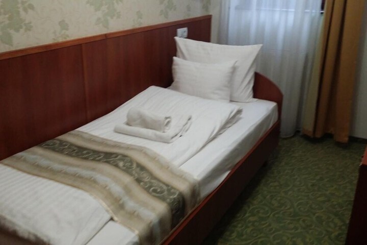 Room 16 of 48