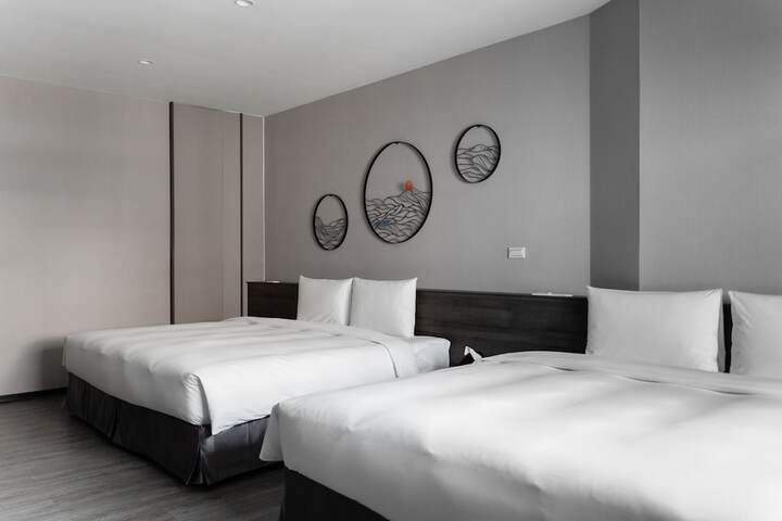 Room 8 of 43