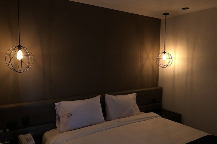 Room 18 of 49