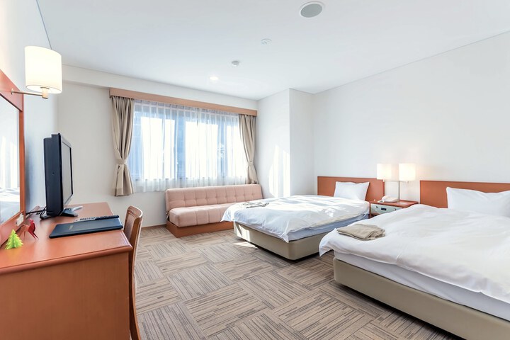 Room 8 of 86