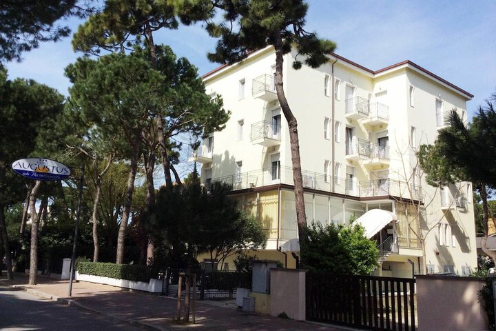 Hotel 50 of 51
