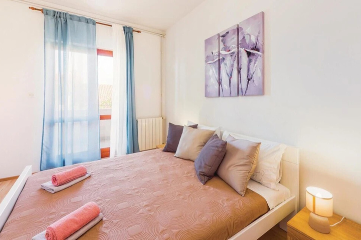Room 2 of 16