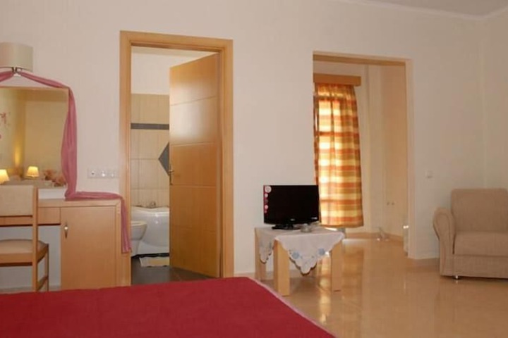 Room 16 of 41