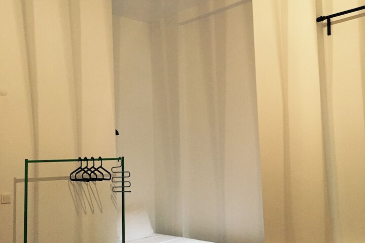 Room 13 of 21