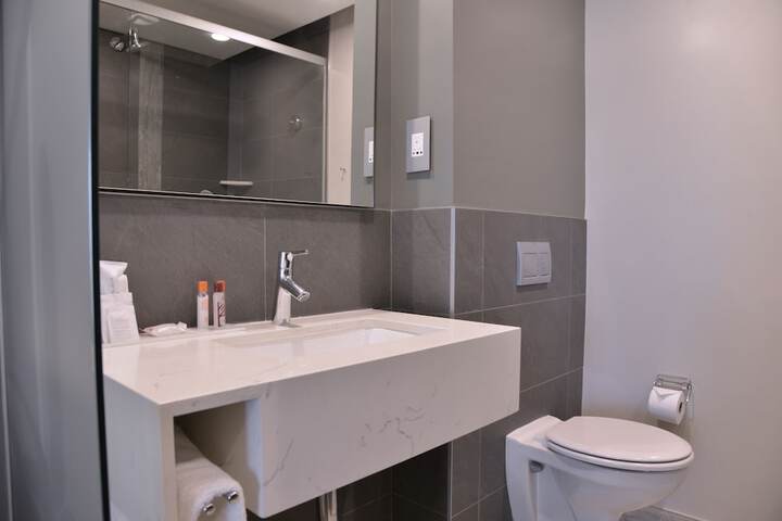Room 14 of 28