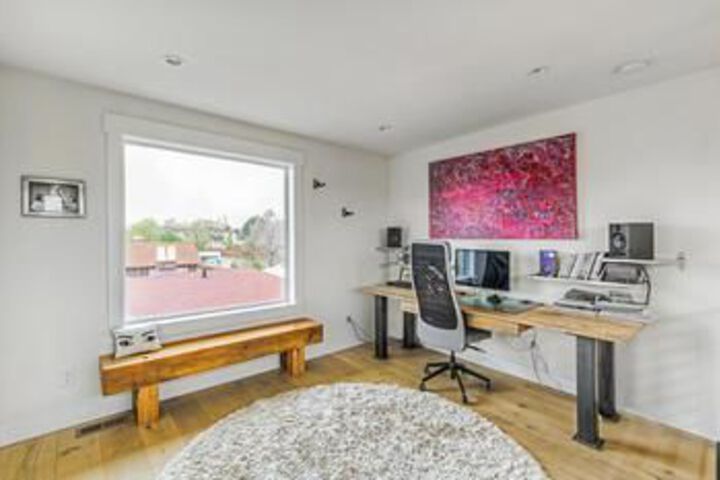 Room 10 of 22