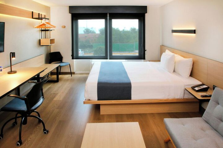 Room 17 of 55