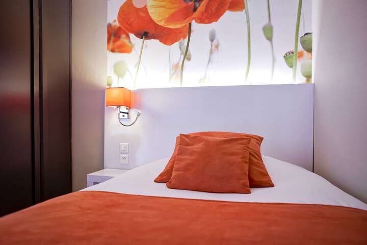 Room 13 of 49