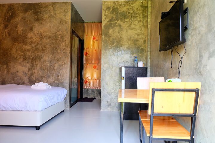Room 14 of 14
