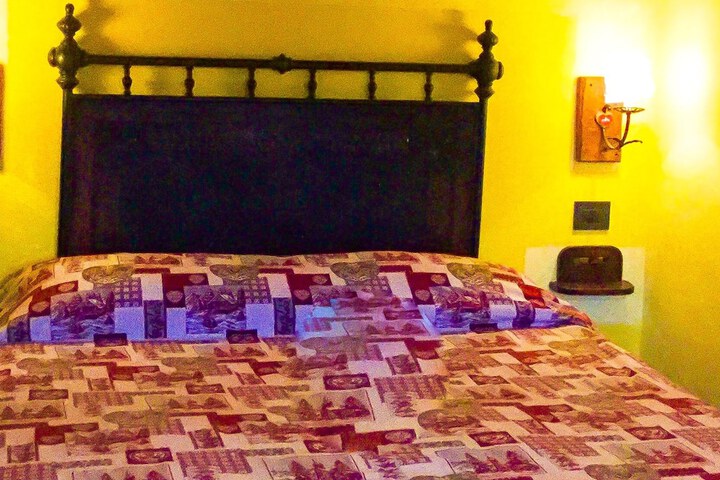 Room 14 of 110