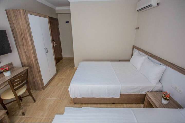 Room 4 of 14