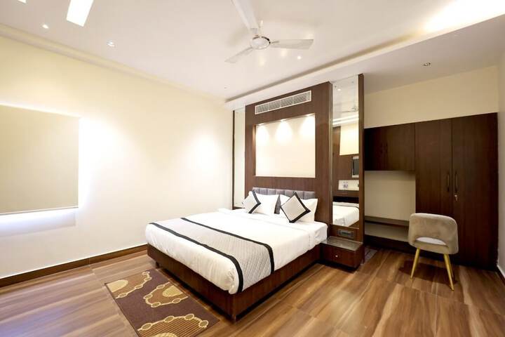 Room 6 of 35