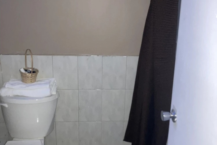 Room 8 of 13