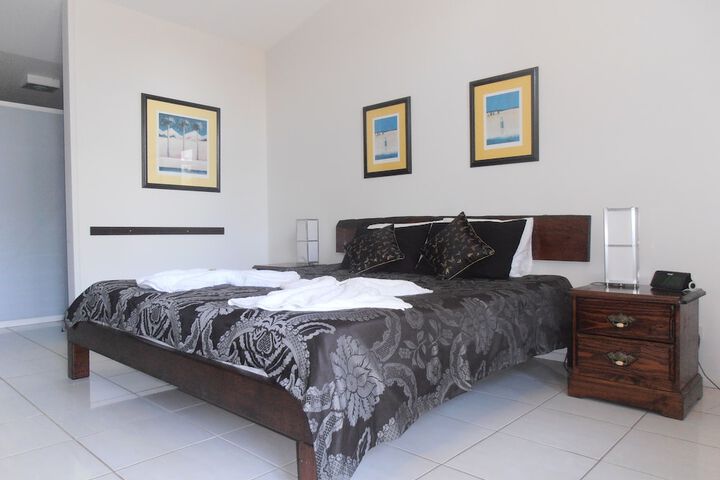 Room 4 of 35