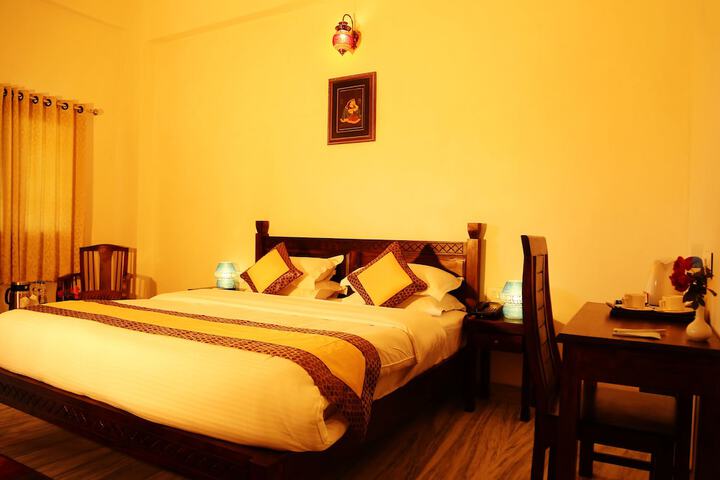 Room 9 of 26