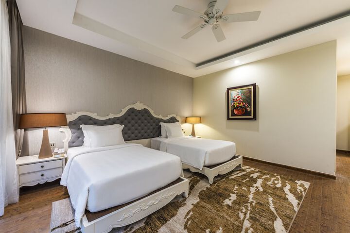 Room 25 of 139