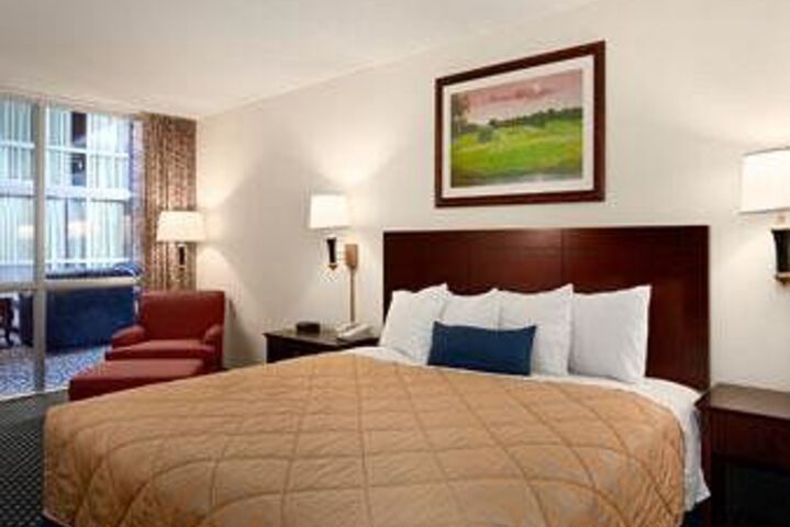 Room 8 of 16