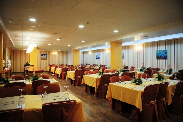 Dining Photos