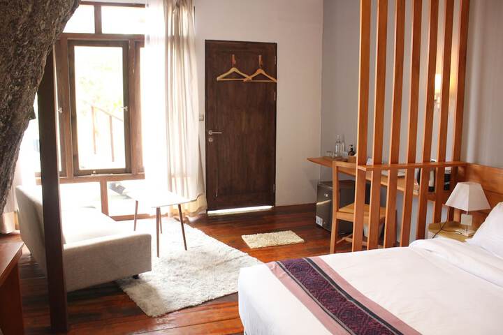 Room 27 of 56