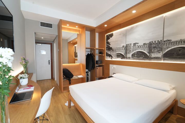 Room 22 of 41