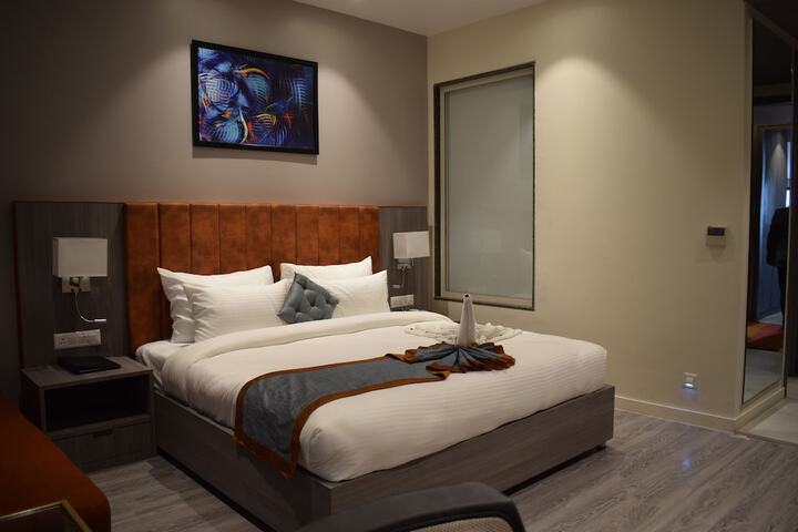 Room 6 of 52
