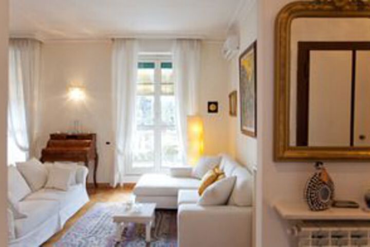 Room 10 of 14