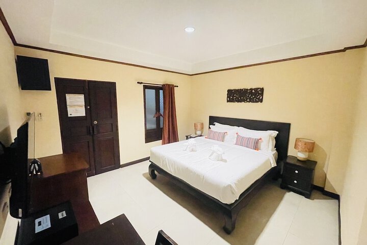 Room 13 of 37