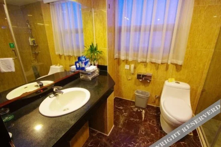 Room 2 of 3
