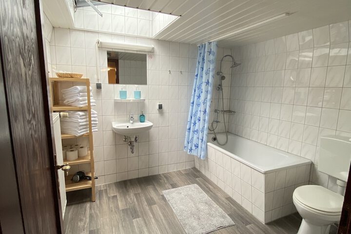 Room 6 of 46