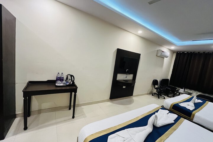 Room 28 of 61