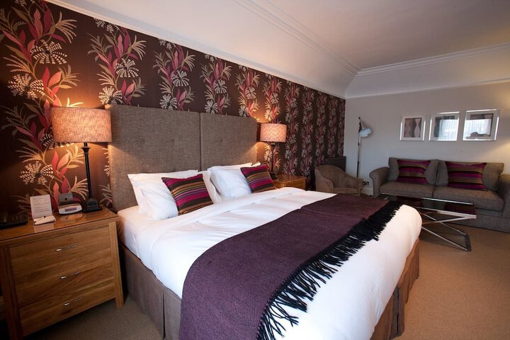 Room 6 of 42