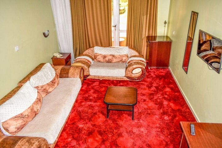 Room 12 of 22