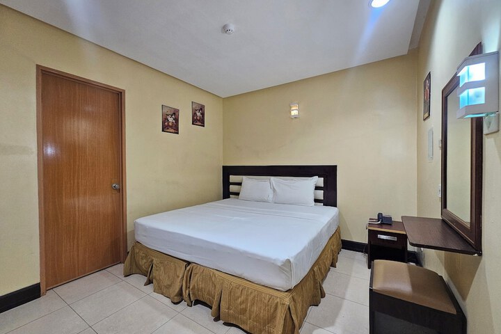 Room 9 of 72