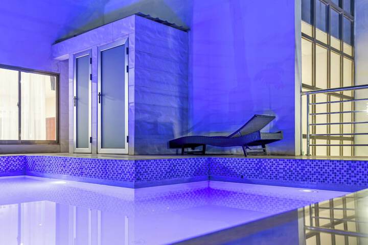 Pool 42 of 80