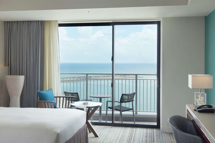 Room 40 of 168