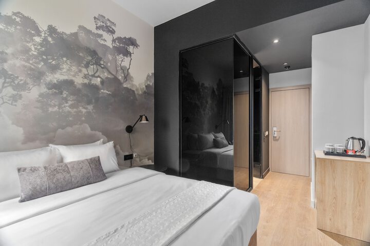 Room 12 of 36