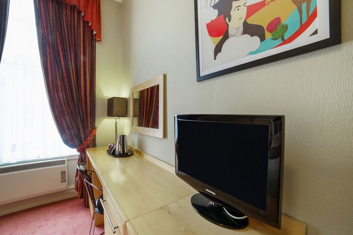 Room 6 of 58