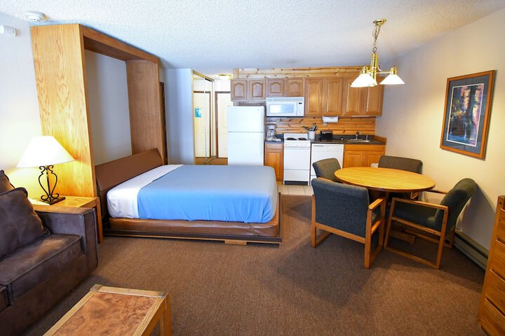 Room 22 of 82
