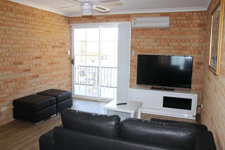 Room 15 of 38