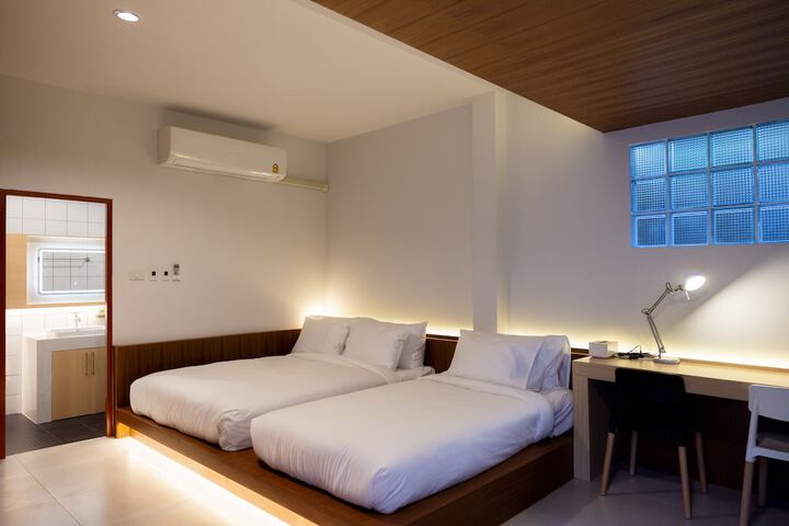 Room 59 of 103