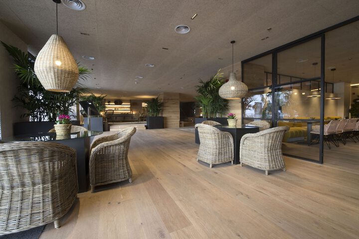 Guest Lobby