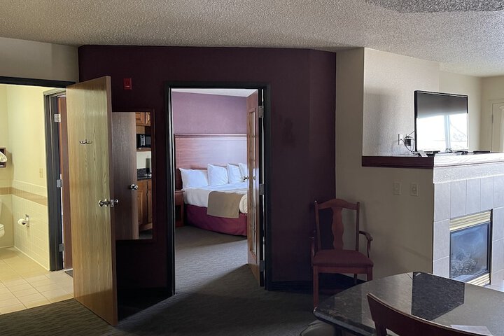 1 King Bed (14 of 25)