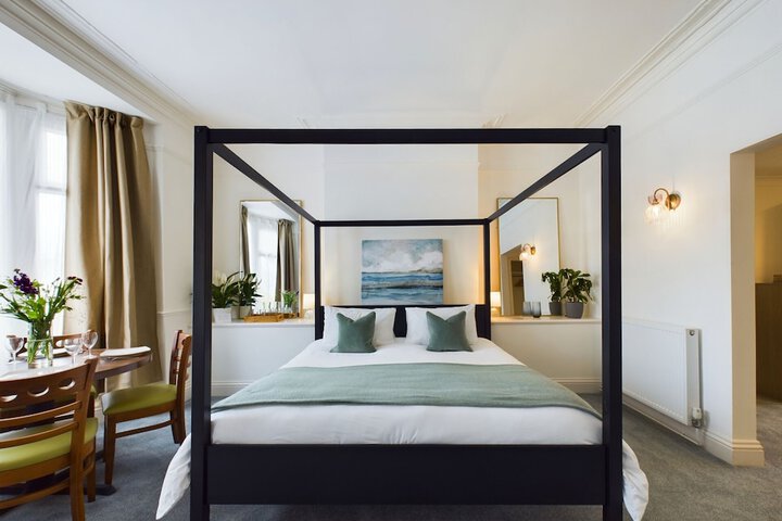 Room 42 of 46