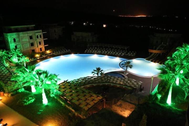 Pool 14 of 24