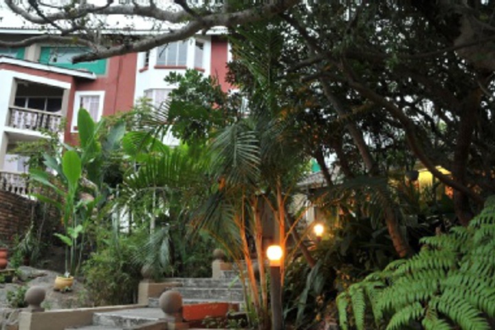 Hotel Exterior 35 of 168